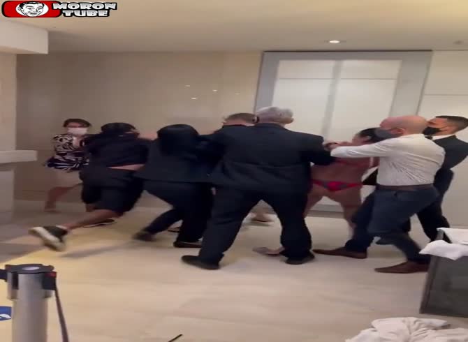 Video :This inebriated woman attempts to attack the Hilton hotel's VIP members out of jealousy